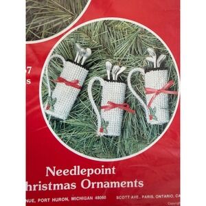 VTG Mary Maxim Plastic Needlepoint Golf Bag Ornament Kit White Red DIY Craft